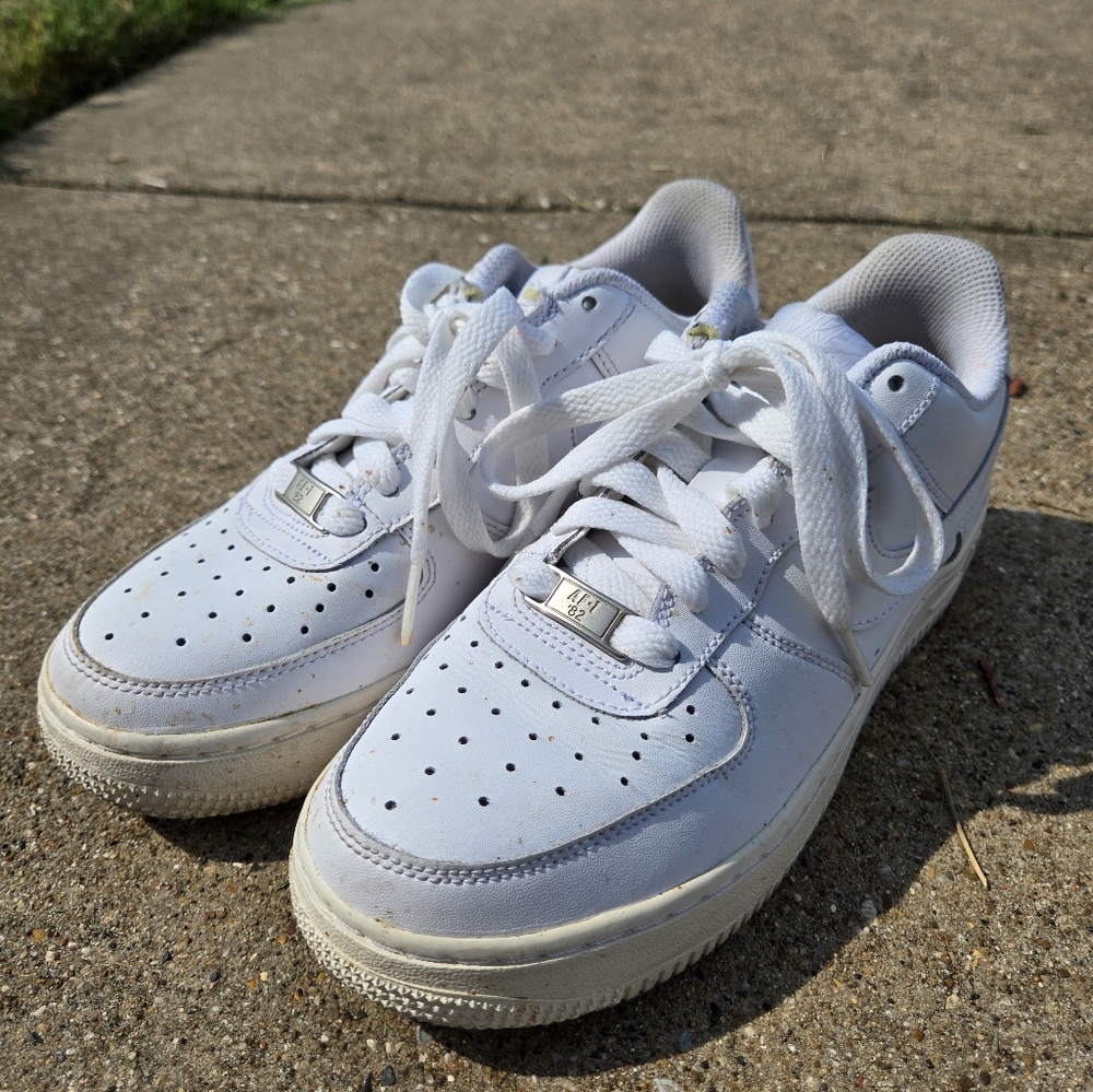 Classic White Kids Air Force 1 Sneakers Sz 5y